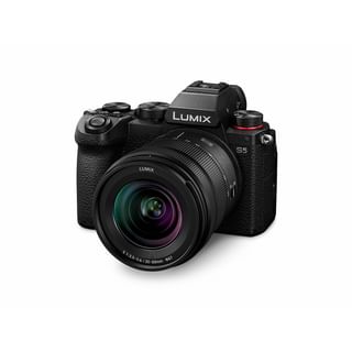 Panasonic Lumix S5 II X + Lumix S 50mm/F1,8 Panasonic Lumix S5 II X + Lumix S 50mm/F1,8